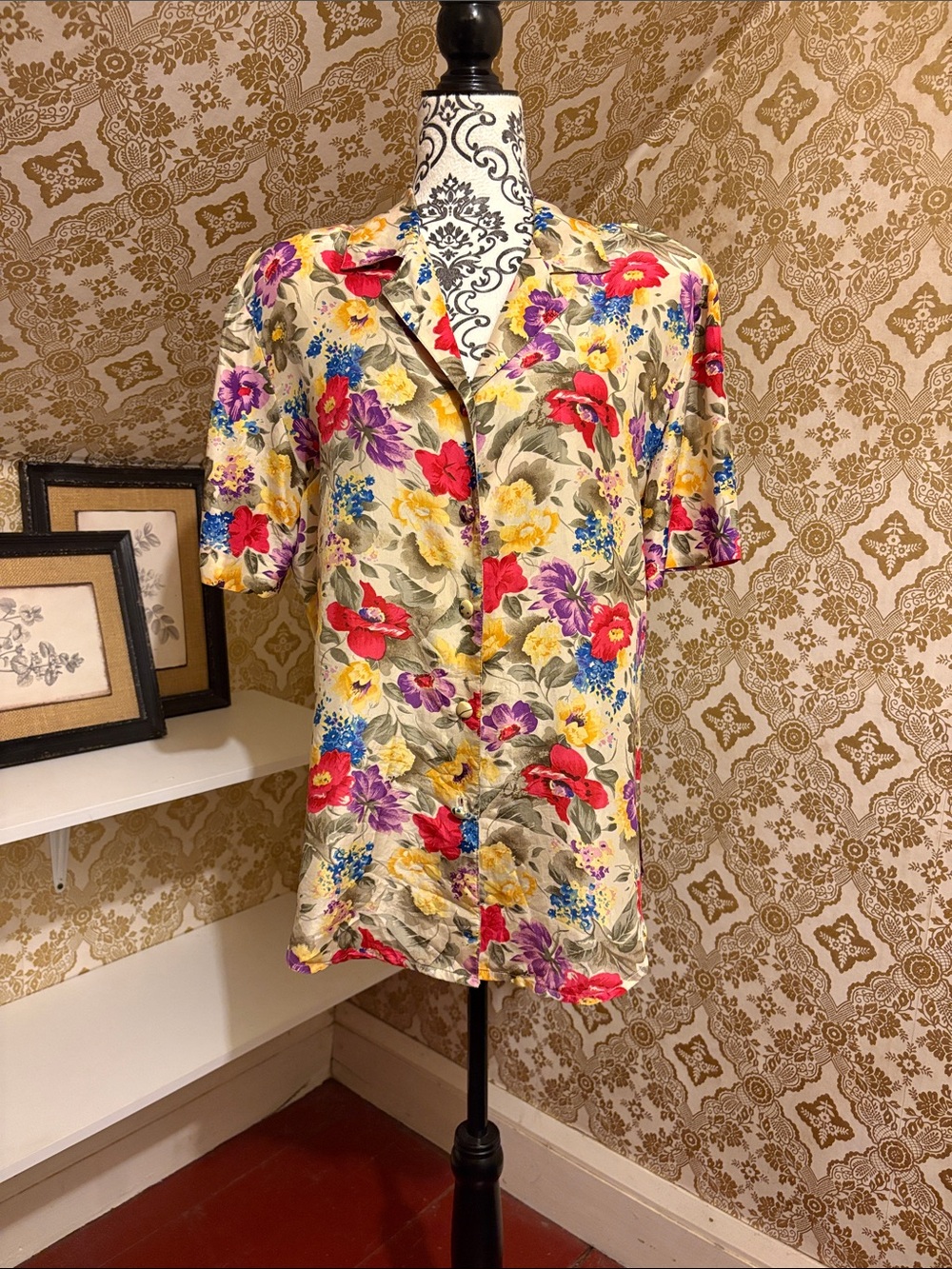 Vintage 90s 100% silk floral button front blouse